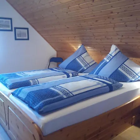 Appartement Ferienwohnung-dorette-in-stakendorf-mit-blick-ueber-den-dorfteich Stakendorf